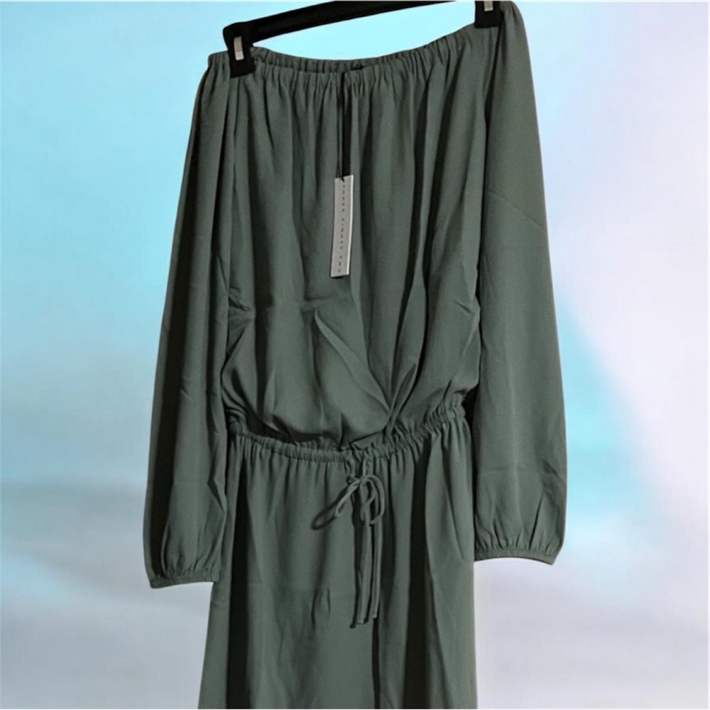 Elegant Green Off-Shoulder long sleeved Dress